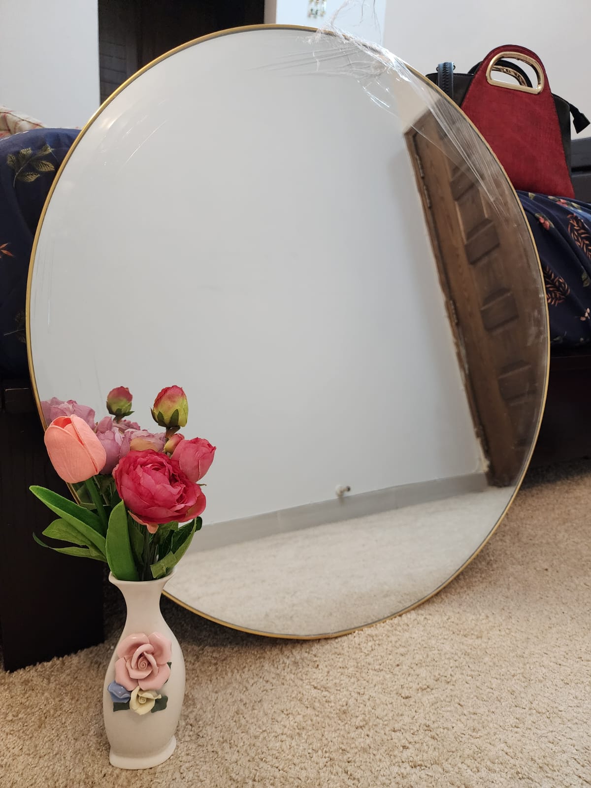 Radiant Round Wall Mirror (Golden Frame)